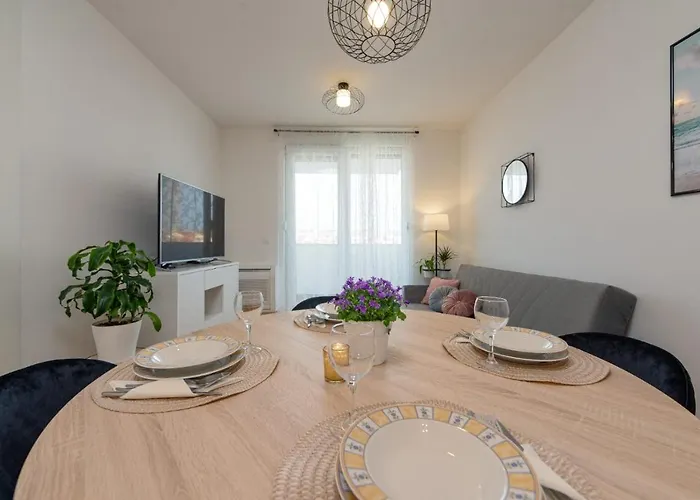 아파트 Lovely 자다르